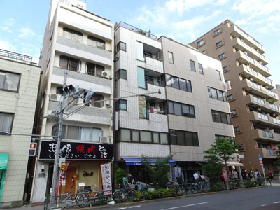 【外観】 | 小熊ビル | 小熊ビル　鶯谷駅から徒歩4分・入谷駅から徒歩10分の好立地。ワンフロア1テナント。尾竹橋通り沿いの物件。