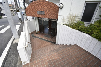 【エントランス】