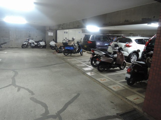 【駐車場】