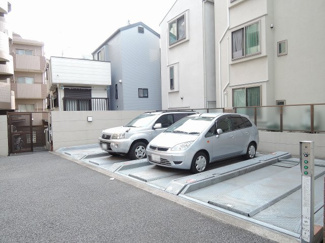 【駐車場】
