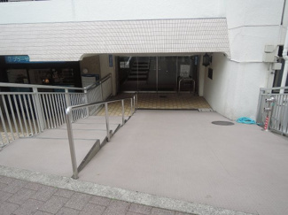 【エントランス】 | 東急田園都市線「たまプラーザ」駅徒歩2分と好立地！