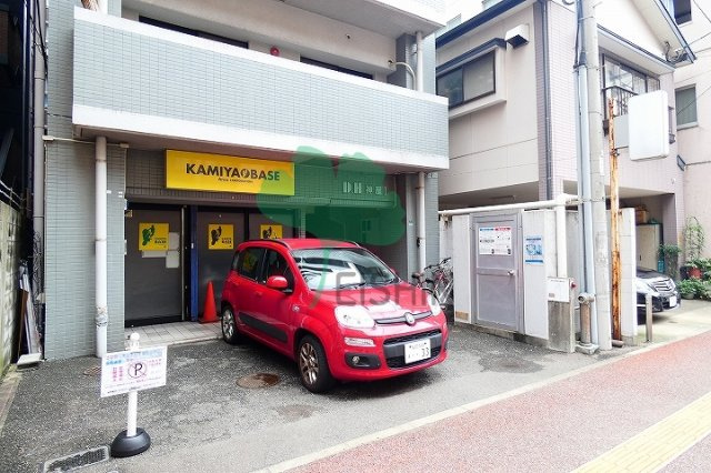 DH神屋(ディーエイチ神屋)の駐車場