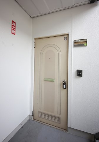 レオハイムの玄関