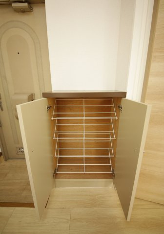 レオハイムの居間・リビング|※CG画像によるバーチャルステージングです。
画像に付帯する家具家電は付きません。