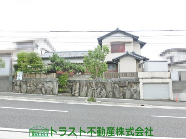 松が丘1丁目　売土地の前面道路含む現地写真