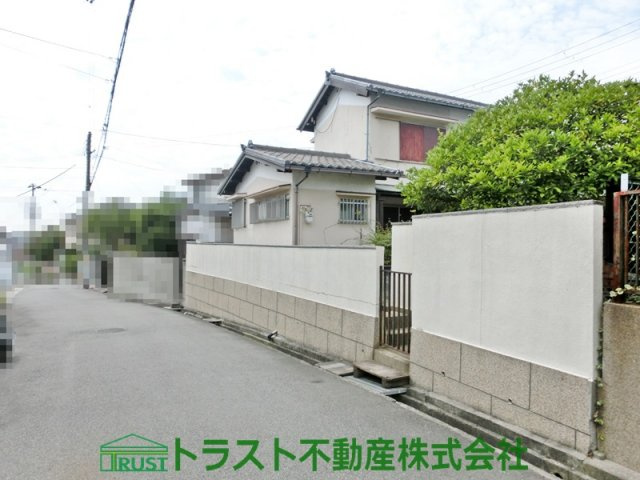 松が丘1丁目　売土地の前面道路含む現地写真