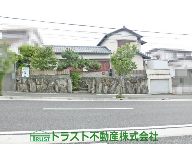 松が丘1丁目　売土地の前面道路含む現地写真