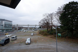 【展望】 | 目の前に大きな駐車場があります！
