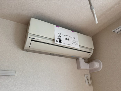 【設備】 | ベルグリーン | 暑い夏や寒い冬に大活躍！リビングダイニングキッチンにあるエアコンです☆冷暖房完備で1年中快適に過ごせます♪