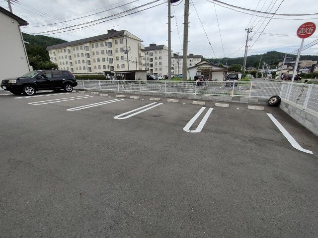 ハピアス鎌田の駐車場