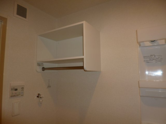 スカイガーデンの洗面所|洗濯機置き場棚