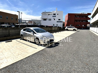 【駐車場】 | スカイハウス（竜美西） | 車をお持ちの方に嬉しい駐車場付きの物件です