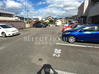 【駐車場】