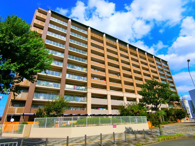 ルナコート富田林の外観