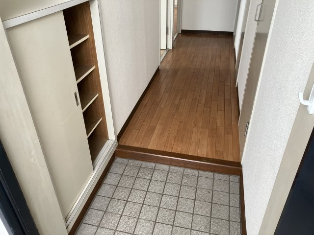 【玄関】 | ロイヤルコーポ野添