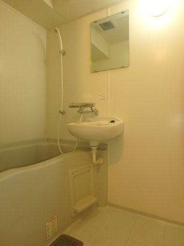 コンフォールの浴室|岡山市北区下中野　コンフォール　1K　風呂