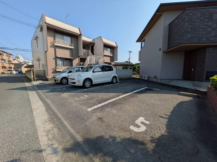 パレーシャル三木の駐車場