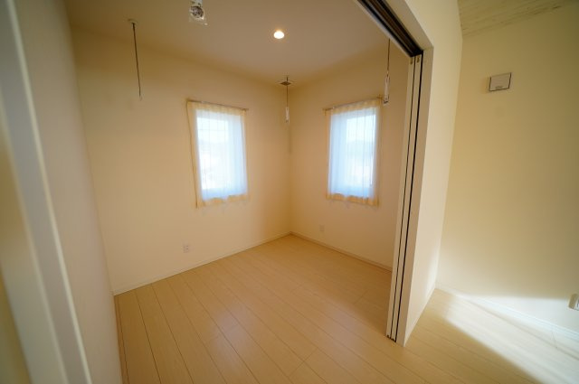 CASA片岡町の洋室