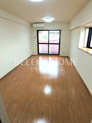 【寝室】 | ラナ・パラッツォ | 広くて明るい寝室