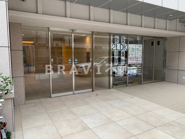 ＪＡＳＰＥＲ御堂筋本町　BRAVI不動産のエントランス|【ジャスパ御堂筋本町】毎日通るエントランスはこのようになっています