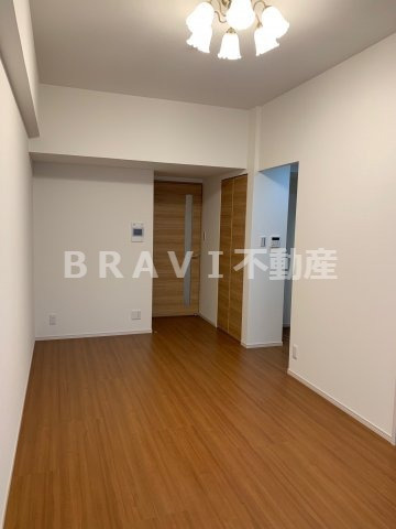 ＪＡＳＰＥＲ御堂筋本町　BRAVI不動産の居間・リビング|【ジャスパ御堂筋本町】リビングです