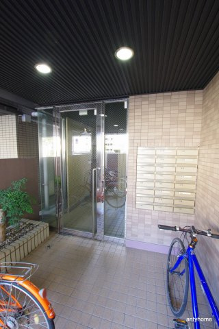 リバティー御幸　仲介手数料無料のエントランス