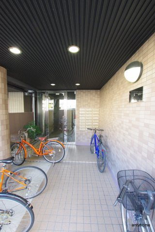 リバティー御幸　仲介手数料無料の駐車場