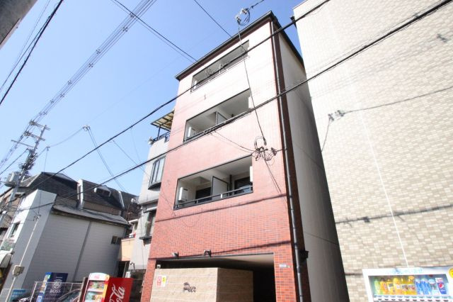 ピア小阪の外観