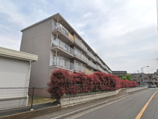 【外観】 | 角部屋！南向きにつき日照良好！キッチン・浴室・トイレに窓があり換気良好です♪