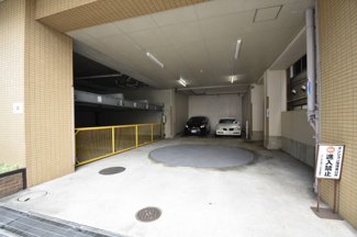 【駐車場】