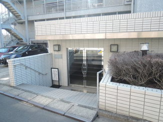 【エントランス】 | 東急田園都市線「青葉台」駅徒歩15分・「田奈」駅徒歩6分と2駅利用可能な好立地！