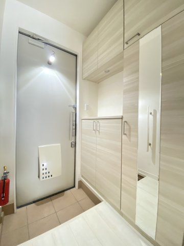 シャーメゾン加賀野の玄関