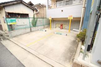 【駐車場】