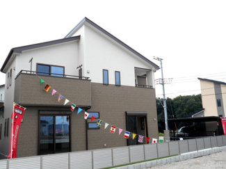 【外観】 | 外観は落ち着いています。らすと1棟。庭付き４８坪。年末年始対応します。さらに価格変更してます。