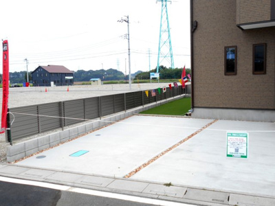 【駐車場】 | 新築さいたま市緑区美園 48坪 太陽光発電付 全4棟 1号棟 らすと1棟 | 車をお持ちの方に嬉しい駐車場付きの物件です。らすと1棟。庭付き４８坪。年末年始対応します。さらに価格変更してます。