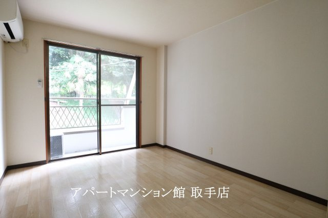 ラフォーレ白山の居間・リビング