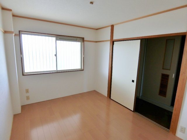 サクラハイツの洋室