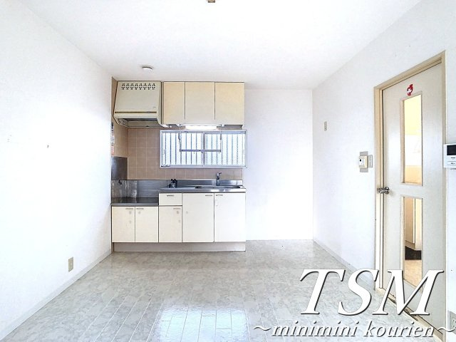 コーポファミールの居間・リビング