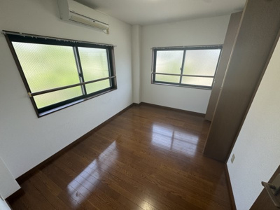 【洋室】 | アネックスホーコー | ～玄関横の洋室6帖～