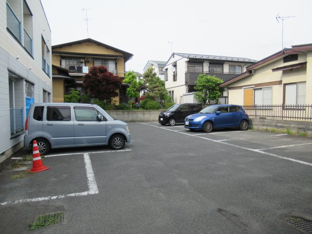 パレス・リーベの駐車場|駐車場に車を止められます