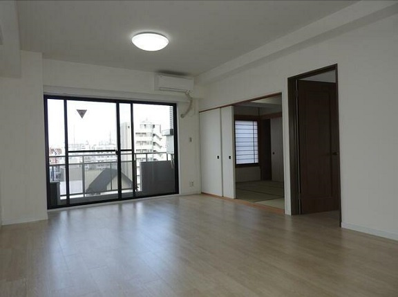 台東区千束３丁目の賃貸マンションの居間・リビング