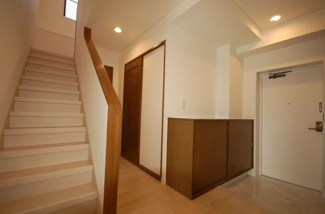 台東区千束３丁目の賃貸マンションの玄関