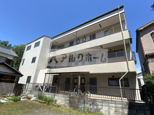 カスガハイツの外観