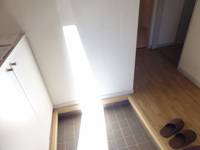 【玄関】 | 収納もある玄関です