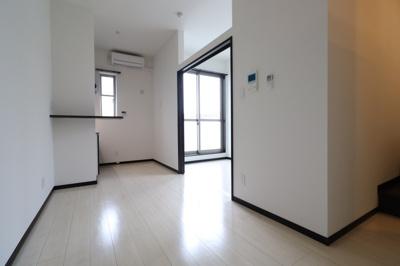 【居間・リビング】 | ポラリス箱崎駅東 | アレンジ自由自在の広々空間です！