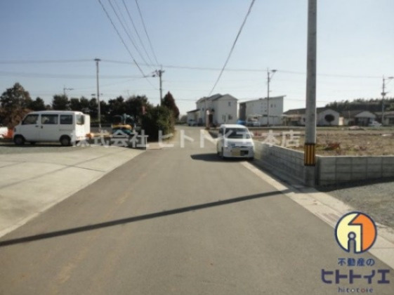 八女市蒲原9区画分譲地の前面道路含む現地写真