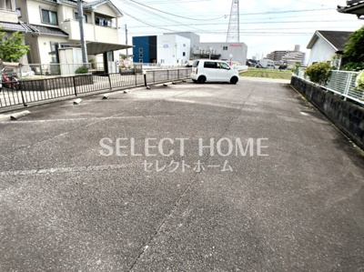 【駐車場】 | メゾネット武田 | 車をお持ちの方に嬉しい駐車場付きの物件です