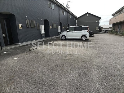 【駐車場】 | メゾネット椿中棟 | 駐車スペースもあります