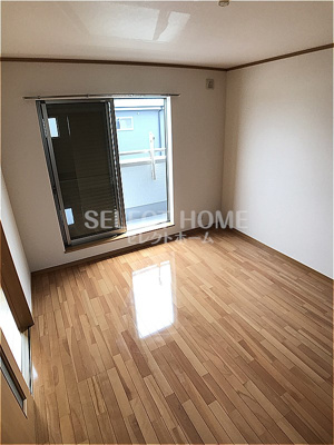 【寝室】 | メゾネット椿中棟 | ゆとりの広さです
同型タイプ