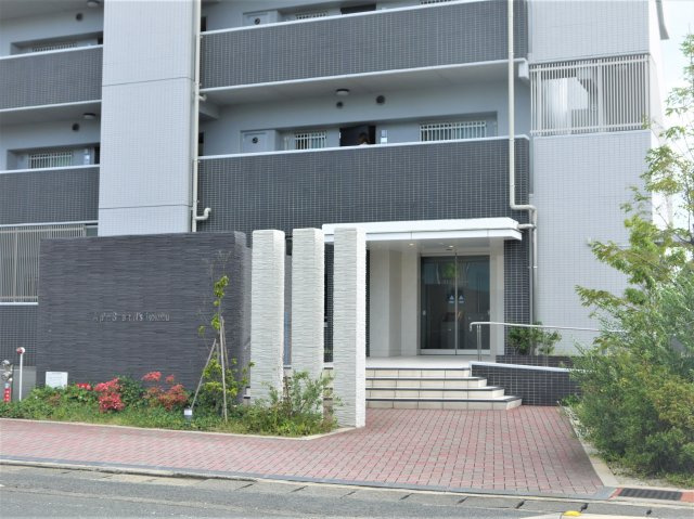 久留米市国分町の中古マンションのエントランス
